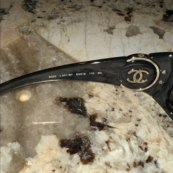 CHANEL Black Sunglasses with Case and Pouch - Picture 4 of 6